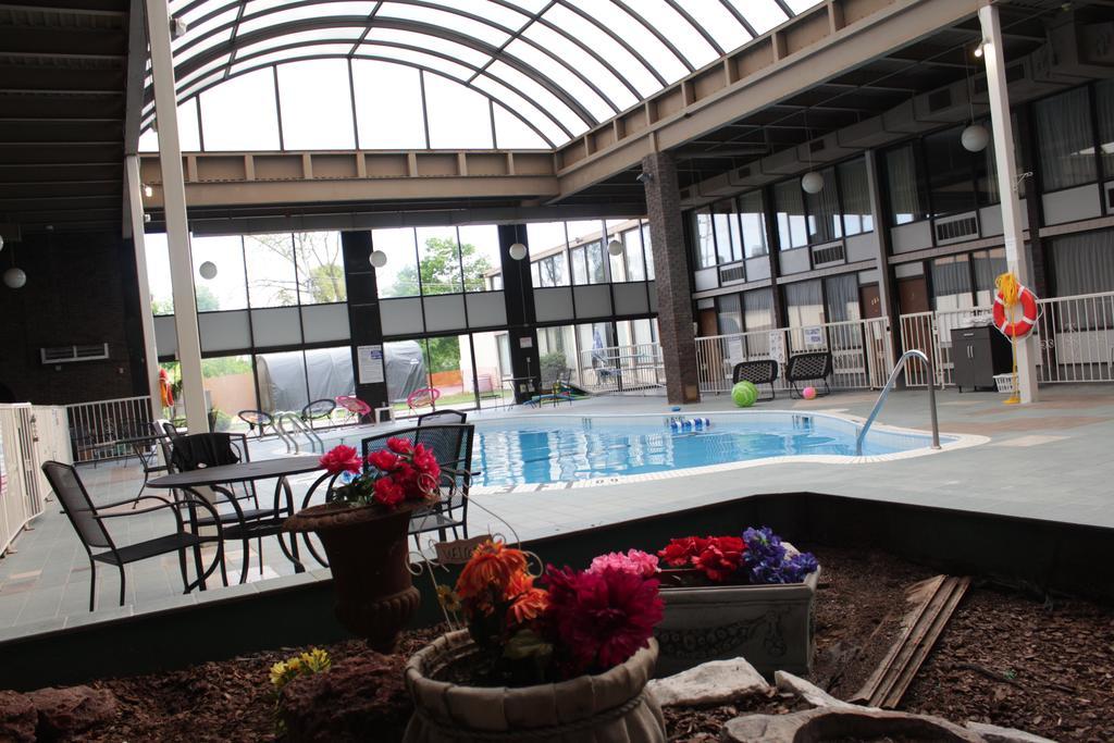 Newark Garden Finger Lakes Hotel Bagian luar foto