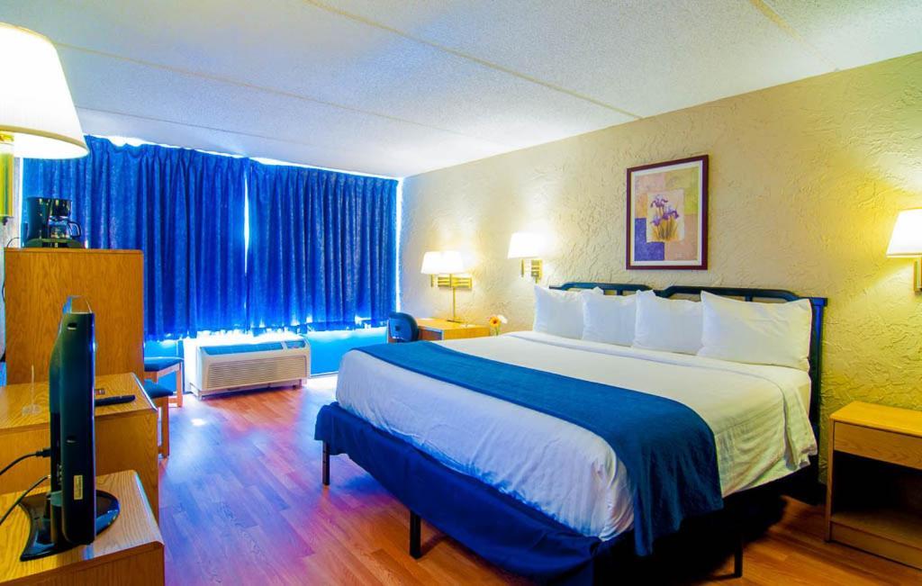 Newark Garden Finger Lakes Hotel Bagian luar foto