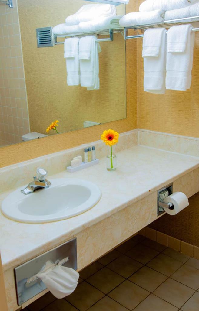 Newark Garden Finger Lakes Hotel Bagian luar foto